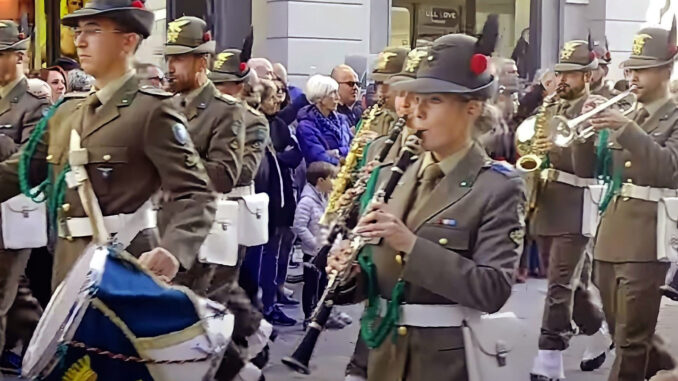 Il 2° Reggimento della Brigata Taurinense in festa ieri a Cuneo