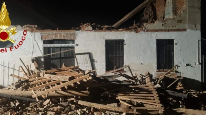 San Damiano d'Asti: crollata la copertura di un deposito agricolo