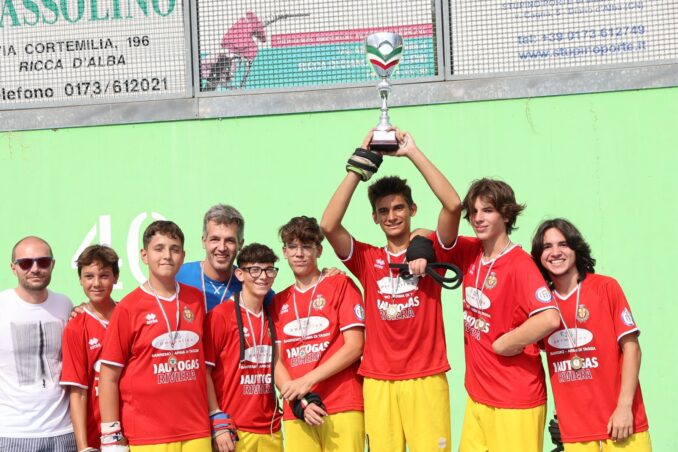 Coppa Italia 2023: la Pallapugno Albeisa alza il trofeo a Ricca di Diano d'Alba, rinviate le partite della domenica 4