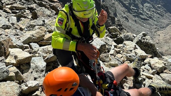 Crissolo: doppio intervento di Soccorso alpino e 118, recuperati due uomini