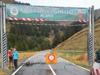 Maltempo in Piemonte. Auto intrappolate nelle neve sul Colle dell'Agnello. Chiusa in Francia la strada che porta alla Maddalena