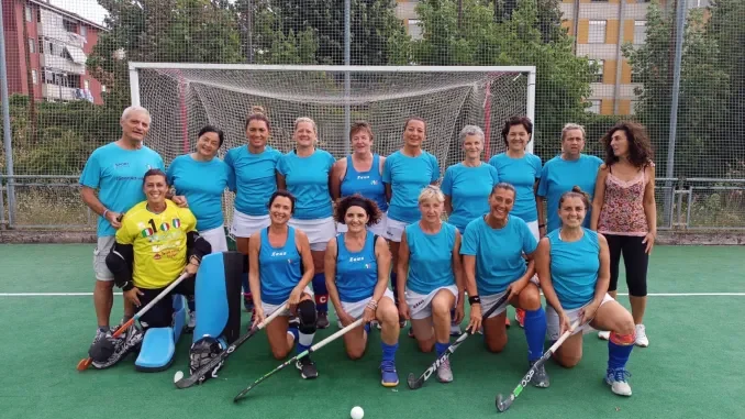 Bra capitale dell'hockey su prato. In campo anche con l'attrezzature storica