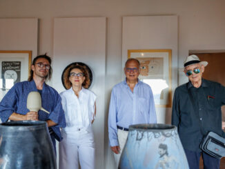 Il ceramista marsigliese Olivier Zol visita la mostra di Peverelli e Picasso di Mondovì
