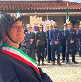 Il raduno per Alpini e Bersaglieri in alta Langa con la fanfara