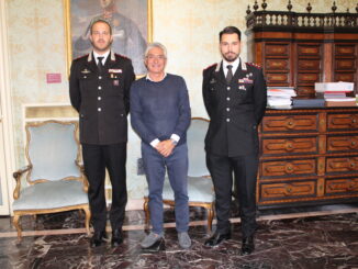 Alba: il sindaco Carlo Bo ha salutato il capitano dei Carabinieri Giovanni Ronchi, accogliendo in città il capitano Giuseppe Santoro
