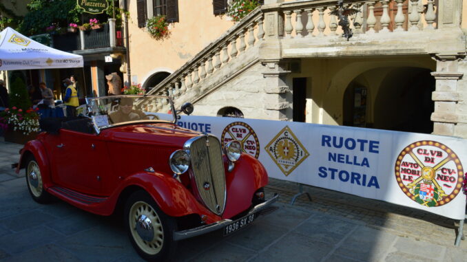 Auto d’epoca rombano a Santo Stefano Belbo per Ruote nella storia