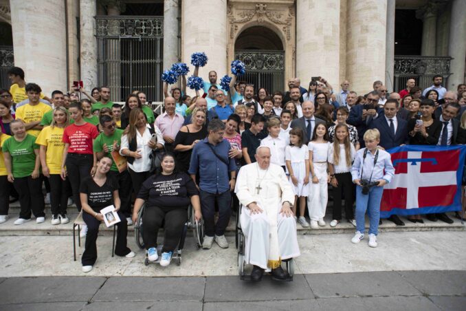Il consigliere Sobrero e i ragazzi delle Nuvole hanno incontrato papa Francesco 1