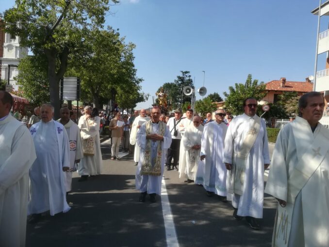 Madonna dei Fiori: una grande festa di fede e di popolo 17
