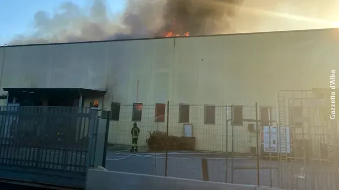 Incendio nella zona industriale di Monticello 1