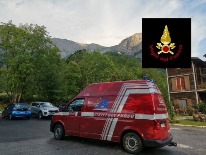 Punto amichevole dell'Assemblea del fuoco di Eco - Freccia del punto di montaggio di emergenza destra - 300 x 100mm