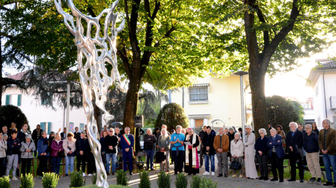 Inaugurata la scultura dedicata a don Paolo Tablino (FOTOGALLERY) 1