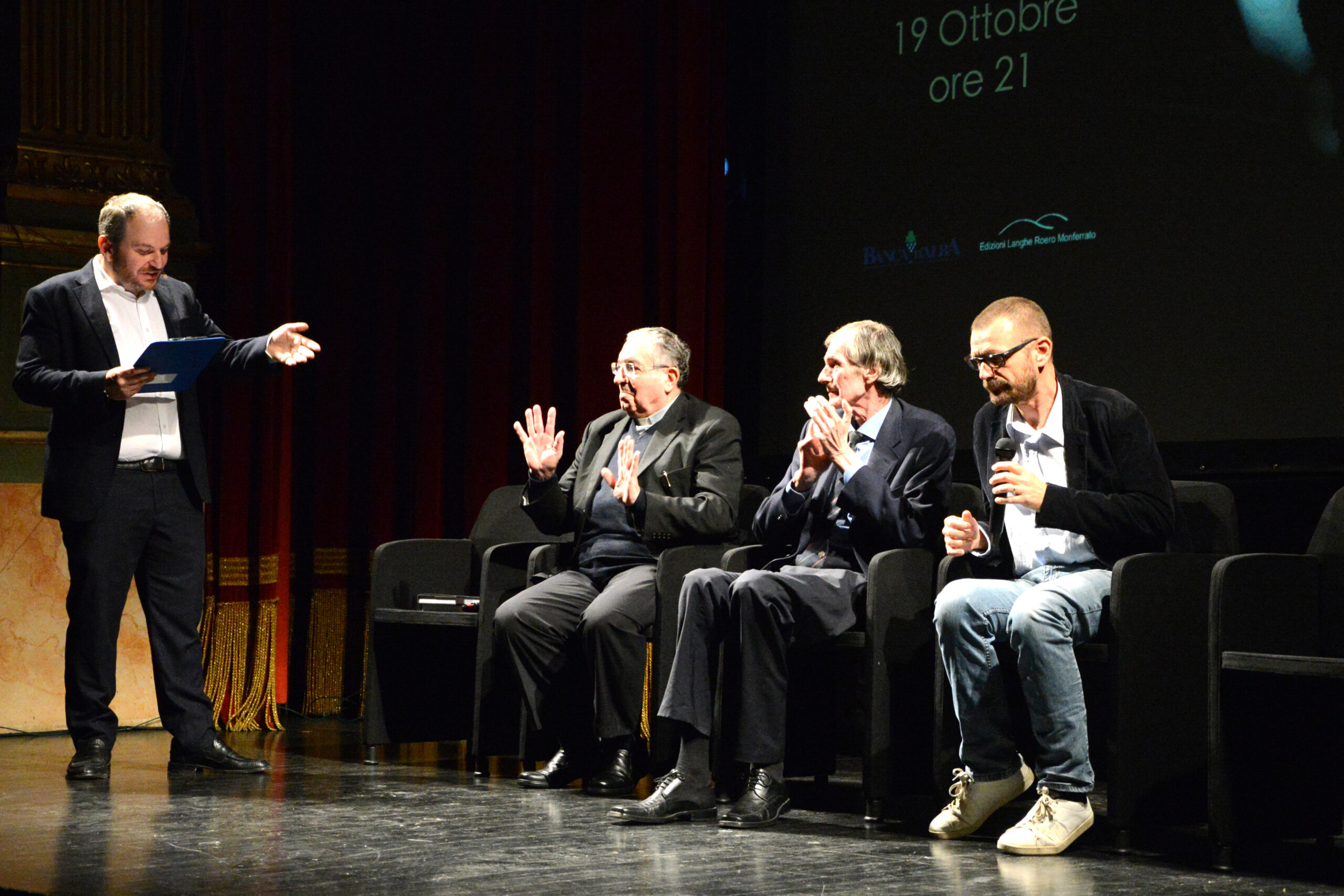 Presentato il libro Torneremo ad abbracciarci al Busca, stasera a Bra (FOTOGALLERY) 3