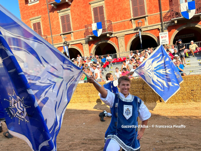 Palio degli asini 2023, la fotogallery  dei momenti più belli della corsa 5