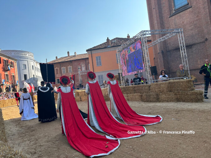 Palio degli asini 2023, la fotogallery  dei momenti più belli della corsa 6