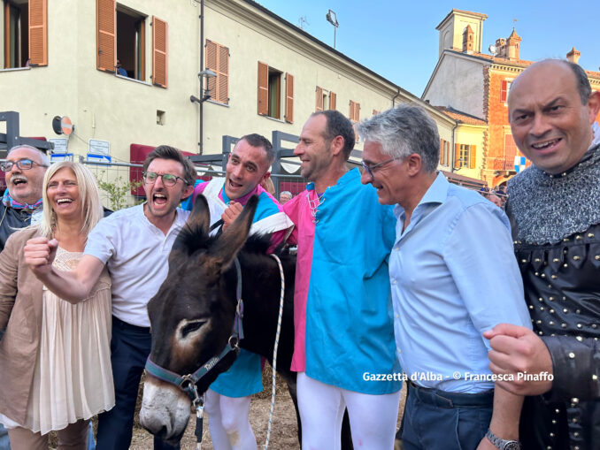 Palio degli asini 2023, la fotogallery  dei momenti più belli della corsa 25