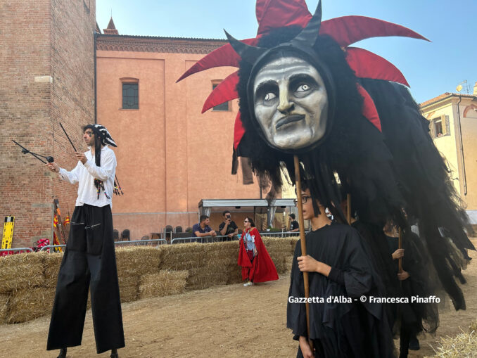 Palio degli asini 2023, la fotogallery  dei momenti più belli della corsa 8