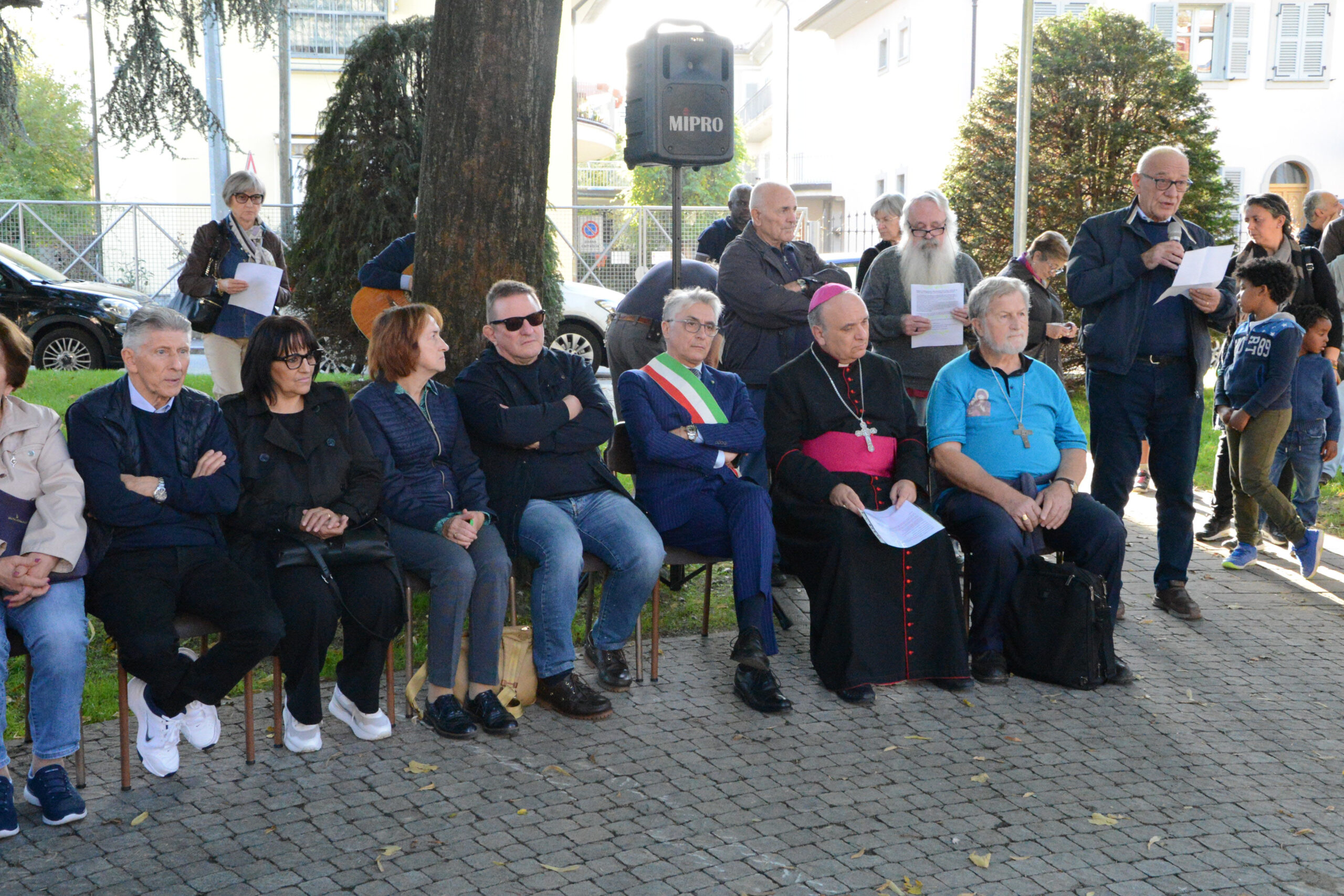 Inaugurata la scultura dedicata a don Paolo Tablino (FOTOGALLERY) 3