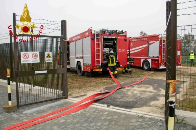 Esecitazione del nucleo NBCR dei Vigili del fuoco di Asti presso l’impianto Snam di San Marzanotto (Fotogallery) 2