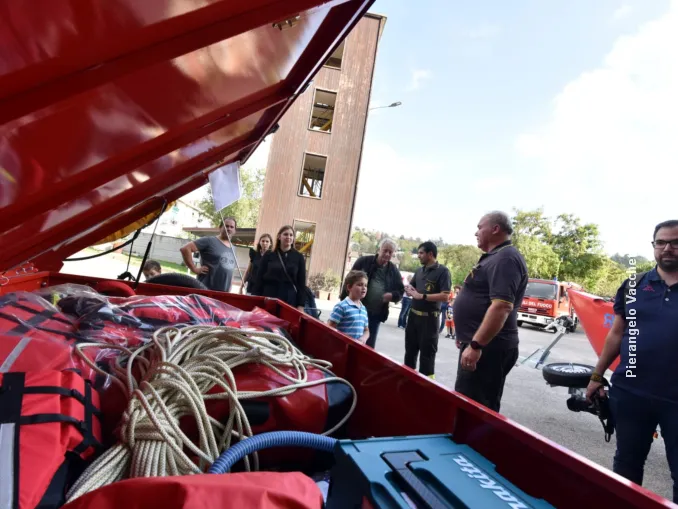 Perché la caserma dei vigili del fuoco domenica rimarrà aperta tutto il  giorno