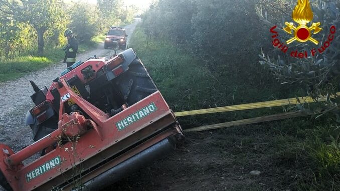 Trattore si ribalta a Grazzano Badoglio, muore agricoltore 73enne