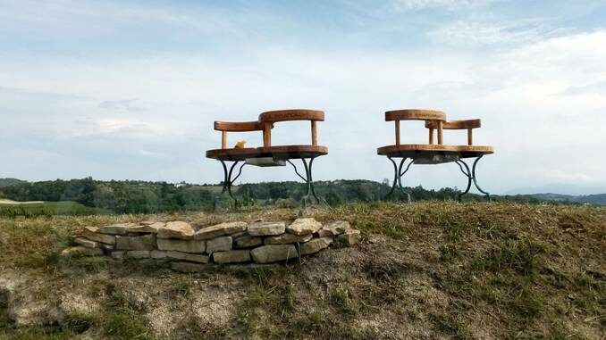 somano panchine La cittadinanza onoraria di Somano all'autore delle panchine in legno
