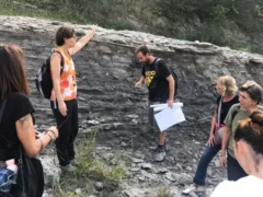 Il liceo Govone va a scuola di... rocce: dopo la lezione in classe tutti alla spiaggia dei cristalli lungo il Tanaro 3