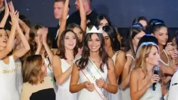 Cervere festeggia Miss Italia, «ora abbiamo la nostra regina»