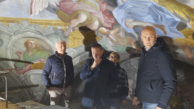 Sopralluogo San Gregorio (a sinistra il vice sindaco Claudio Bogetti a destra il sindaco Carlo Davico) definitivo San Gregorio: i lavori di restauro voluti dal Comune si concluderanno entro la metà del 2024