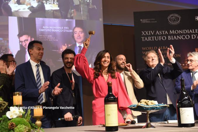 Aperta nel castello di Grinzane Cavour la XXIII Asta mondiale del tartufo bianco d’Alba (FOTOGALLERY) 27