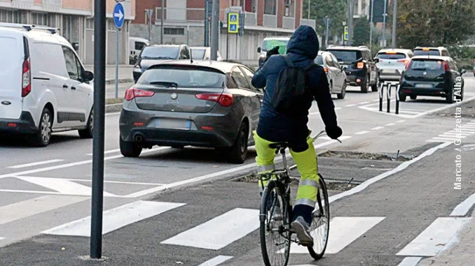 Le piste ciclabili diminuiscono in città e sono poco curate: ecco quanto si potrebbe ancora realizzare