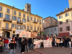 Alba dice no: manifestazione degli studenti e dello Zonta club contro la violenza sulle donne 10