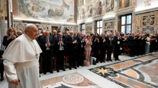 Papa Francesco incontra la delegazione dei giorni Fisc: «Urgente formare uomini capaci di relazioni sane»