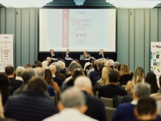 Presentata ieri a Milano la Guida Cantine d'Italia 2024: 852 cantine selezionate, 9 Premi Speciali, 262 Impronte Go Wine 2