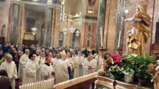 Festa dell’apparizione della Madonna dei fiori a Bra con grande partecipazione di fedeli 4