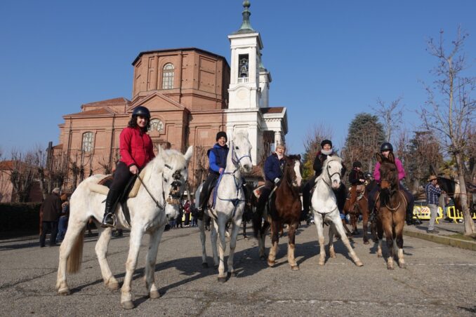 La benedizione degli animali al santuario della Madonna dei fiori