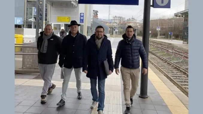 Fratelli d'Italia: «Il treno Alba-Caselle porta la città al centro delle rotte del turismo internazionale»