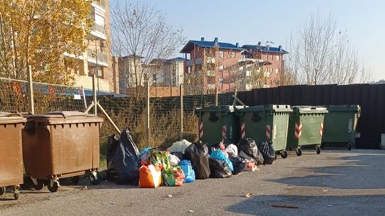 Il sacco nero resta a terra e arriva anche la sanzione 1