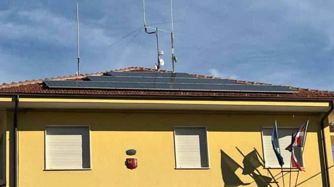 Il Municipio migliora l'efficienza energetica grazie ai pannelli fotovoltaici piazzati sul tetto