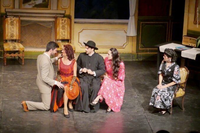 La preziosa commedia del patrimonio popolare “Finestre sul Po” in scena al Teatro Sociale di Alba 2