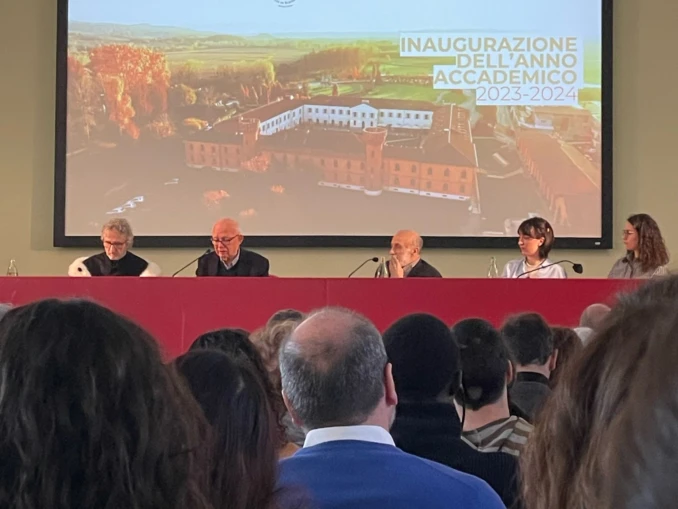 Pollenzo inaugura l’anno accademico. Petrini: «Da venti anni formiamo gastronomi»