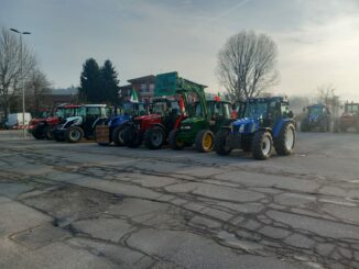 Dal Gallo d'Alba una cinquantina di trattori per la protesta in città