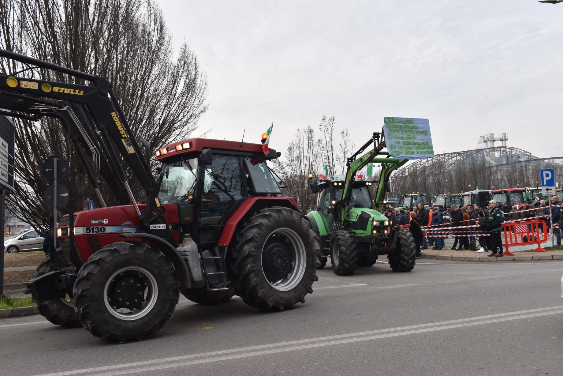 Gli agricoltori di Langhe e Roero protestano ad Alba con i trattori (FOTO e VIDEO) 5