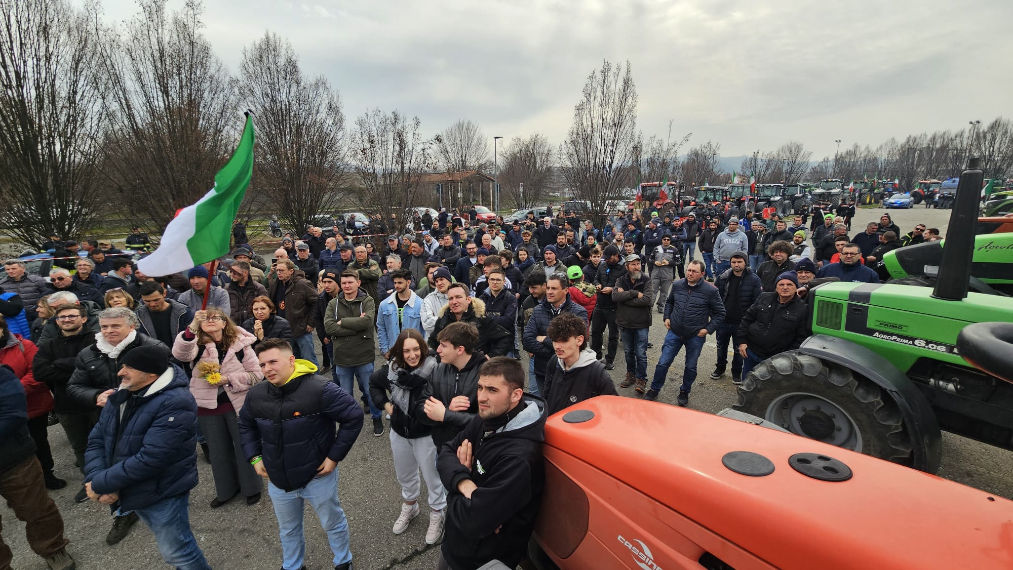 Gli agricoltori di Langhe e Roero protestano ad Alba con i trattori (FOTO e VIDEO) 10