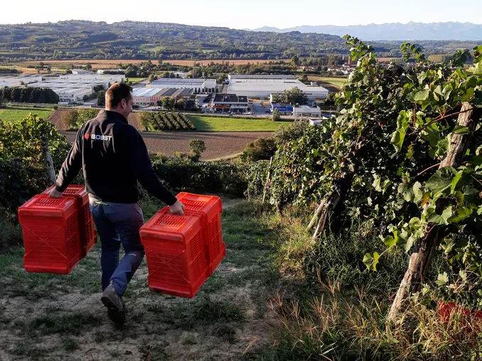 Il Barbaresco avvolto nella copertina di Gazzetta d'Alba 1