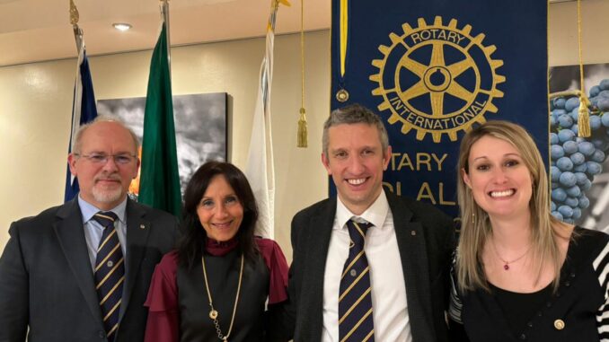 foto 2 Ezio Porro Carla Revello Paolo Fortuna Maria Carla Mantovani Maria Carla Mantovani parla di comunicazione al Rotary club di Alba per il ciclo di incontri “Azione professionale”