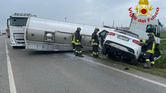 Marene: incidente tra un autoarticolato e un'autovettura