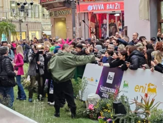 Festival di Sanremo, gli artisti sfilano sul tappeto verde 11