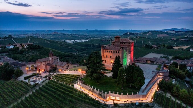Omaggio: “Langhe-Roero e Monferrato: Onde di bellezza e geometrie coltive nei paesaggi e nei paesi del vino” 1