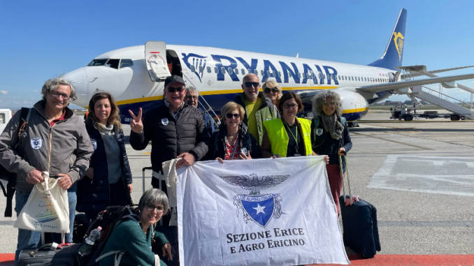 GruppoCaiErice_arrivo_Aeroporto_Cuneo Il Cai di Alba ospita la sezione di Erice: prossima camminata a Pasquetta 1