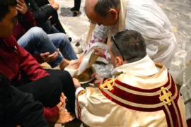 Riti della settimana Santa in cattedrale ad Alba, preparandosi per la Pasqua 7